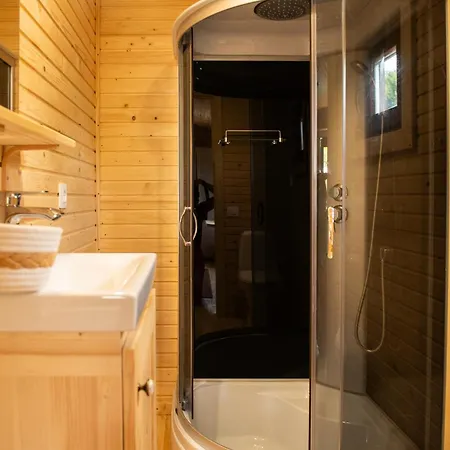 La Jolie Longère Fleurie Roulotte Avec Piscine Et Grand Jardin 3* Le Gue-d'Allere