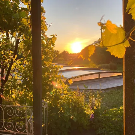 La Jolie Longère Fleurie Roulotte Avec Piscine Et Grand Jardin 3*